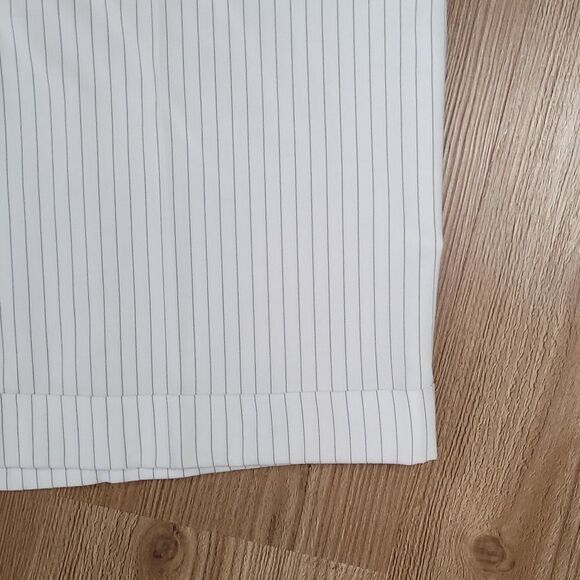 🔹️Apt 9 White Pinstripe Ava Cuffed Dressy Shorts Size 14 - Picture 6 of 9